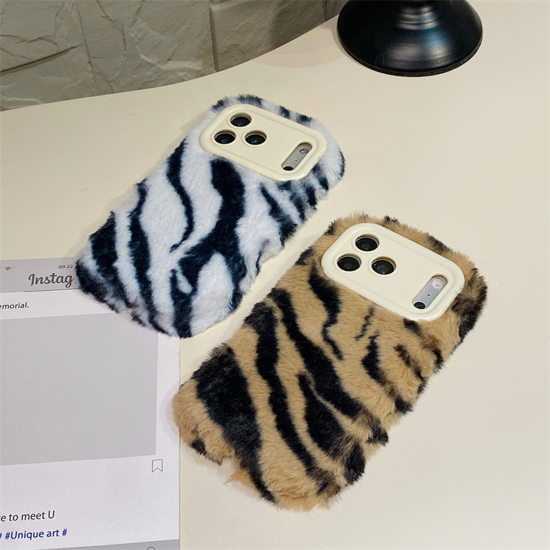 غطاء هاتف فاخر بنمط حمار وحشي  - مراجعة Phone Cases Iphone 13 وسعره