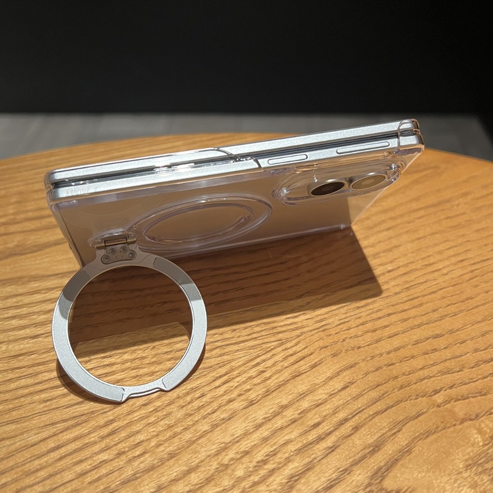 غطاء واسع شفاف لسامسونج Z Fold - مراجعة Clear Magsafe Case وسعره